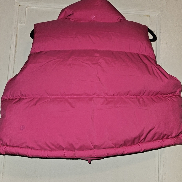 LULULEMON Wunder Puff Cropped Down Filled Vest Sonic Pink SIZE 8 - Picture 6 of 6